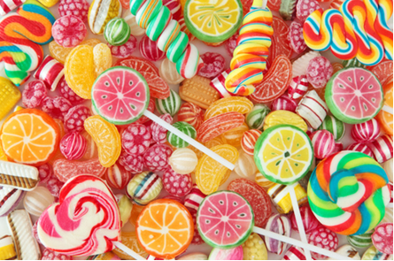 Balas e doces são apenas alguns exemplos de alimentos que são produzidos com a adição de flavorizantes
