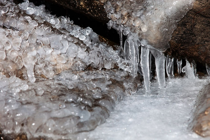 O cálculo crioscópico determina a temperatura de congelamento da água quando ela apresenta solutos dissolvidos